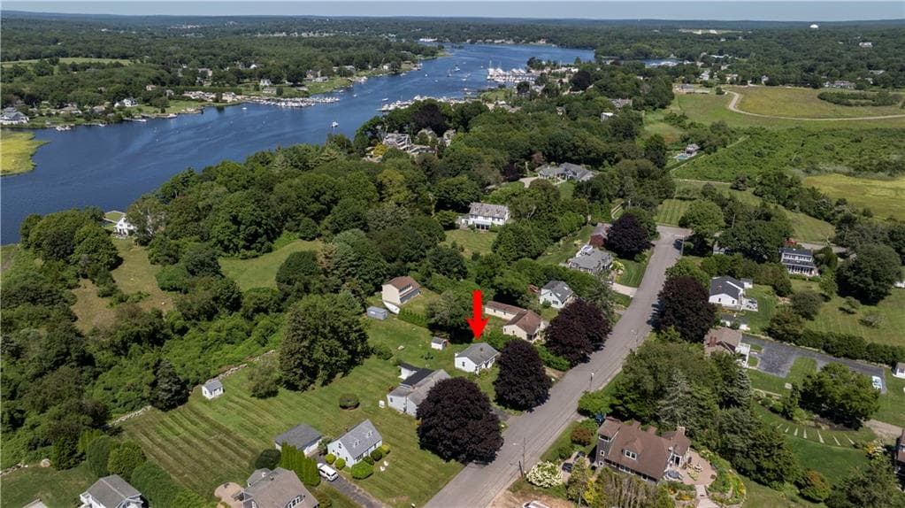 9 Champlin Drive photo 6