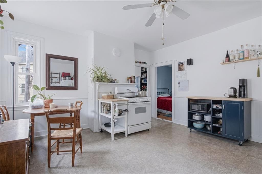 61 Douglas Avenue photo 2