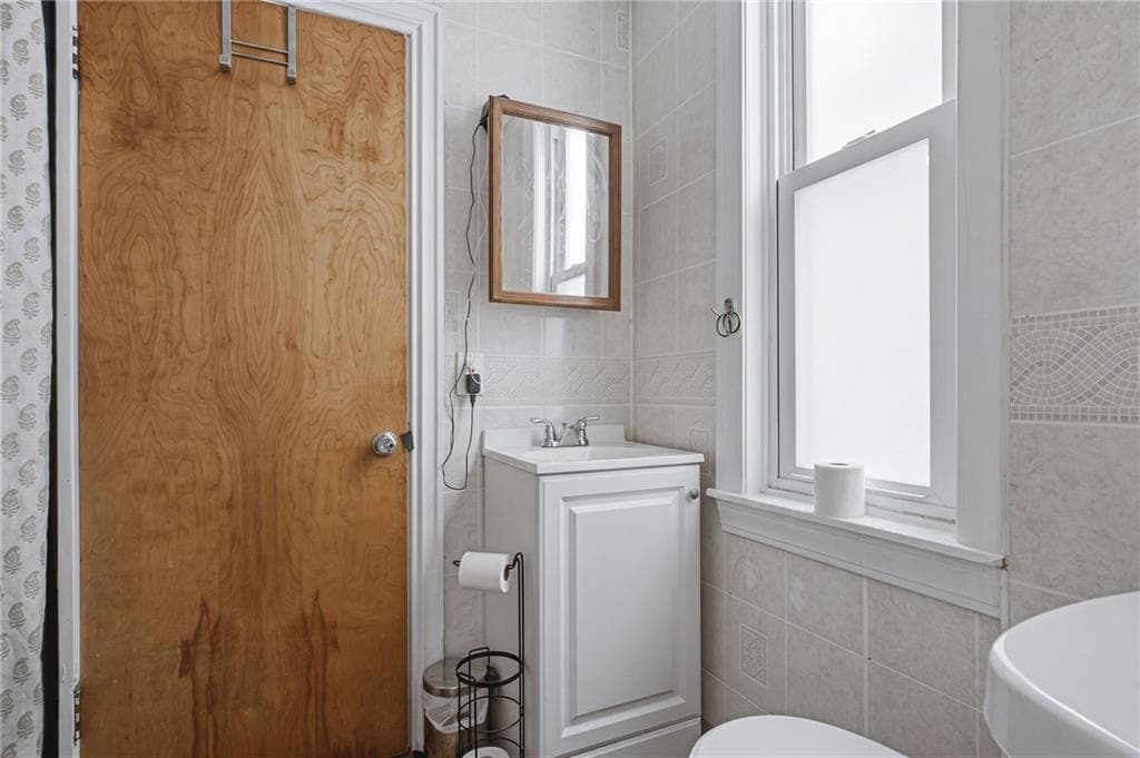 61 Douglas Avenue photo 12