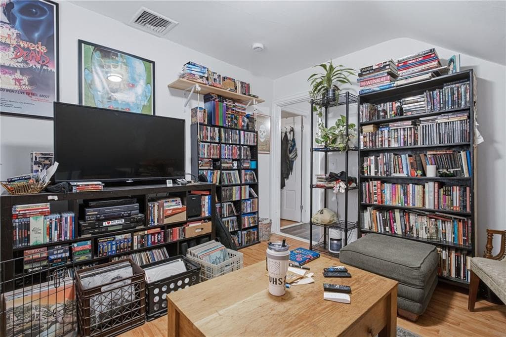 61 Douglas Avenue photo 28