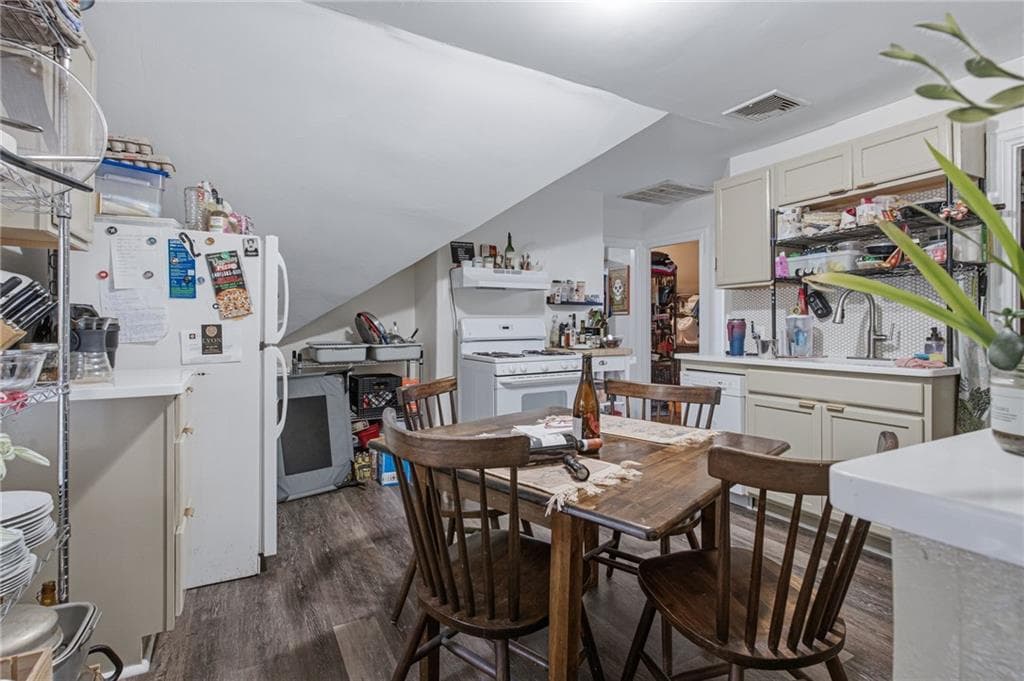 61 Douglas Avenue photo 20