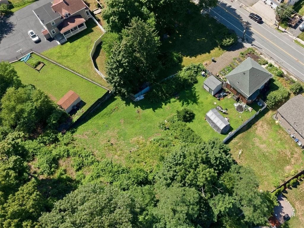 91 Roger Williams Avenue photo 4