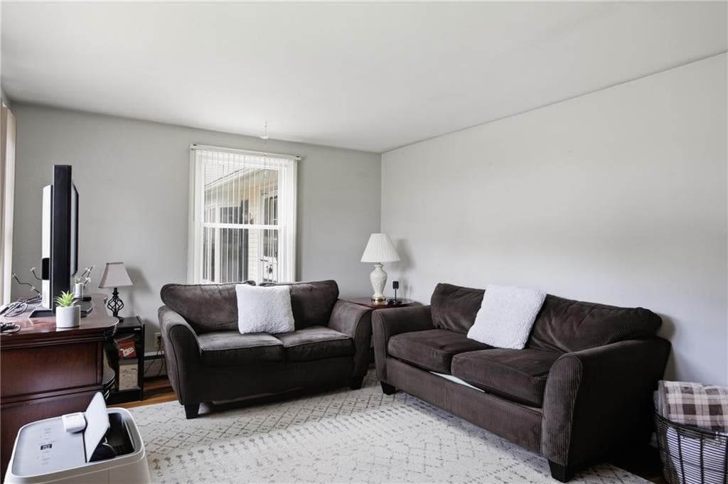 52 FAIRGREEN Drive photo 13