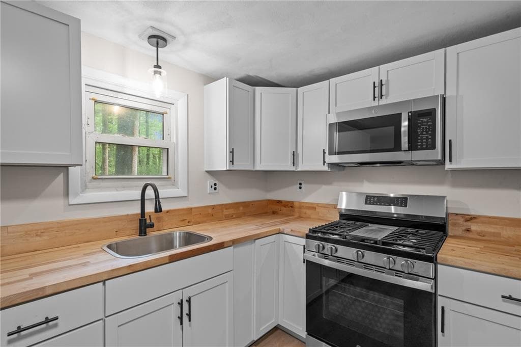 30 Hollywood Avenue photo 13