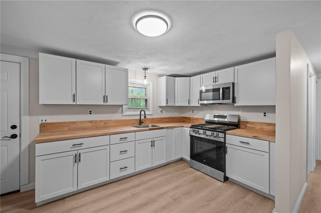 30 Hollywood Avenue photo 17