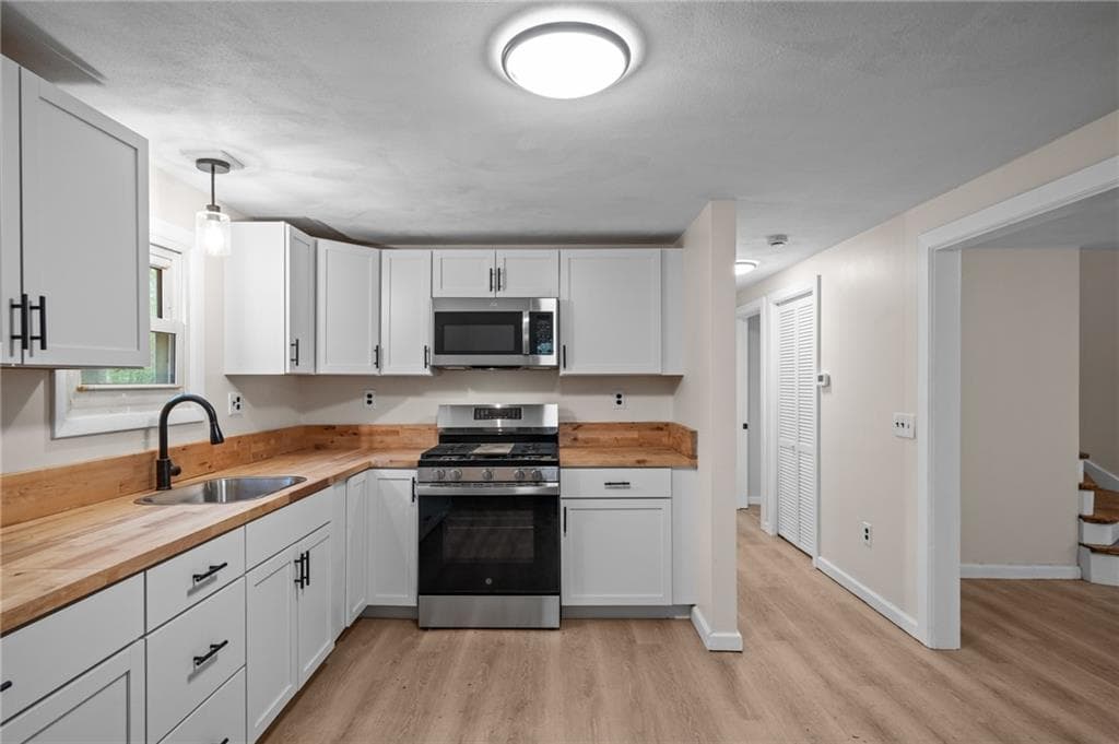 30 Hollywood Avenue photo 16