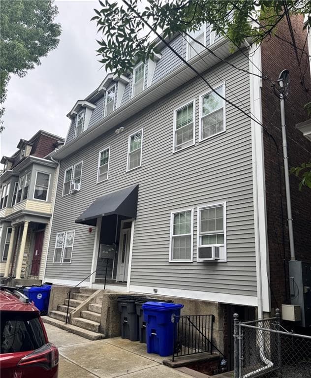 116 Vinton Street photo 4