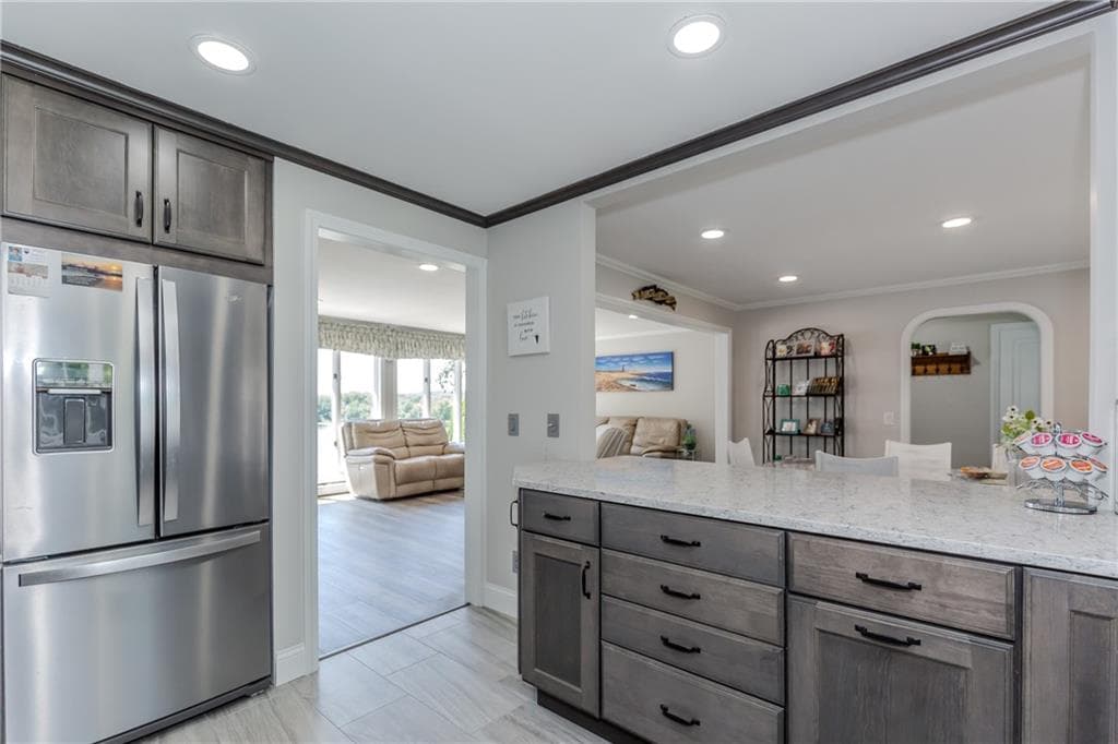 303 Gorton Lake Boulevard photo 6