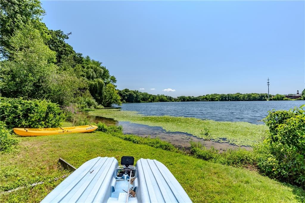 303 Gorton Lake Boulevard photo 47