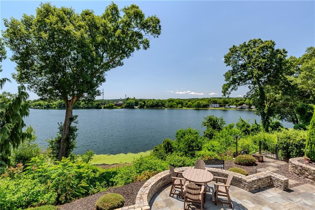 303 Gorton Lake Boulevard photo 50
