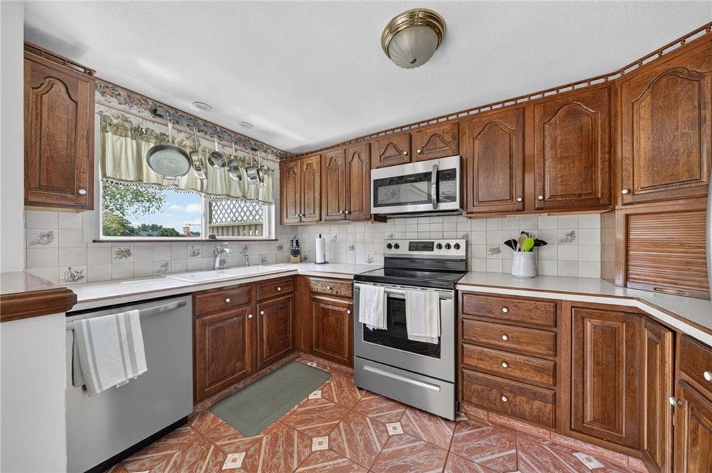 Condominium at 30 Nipmuc Trail UNIT A, North Providence, photo 8 of 25