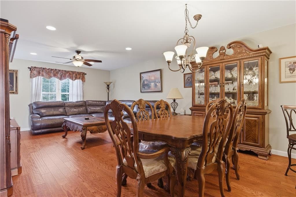 2503 Village Green Circle photo 10
