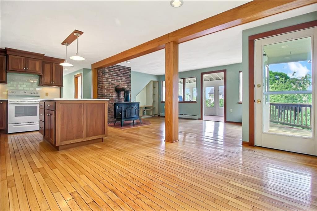 Single Family Residence at 59 Kingfisher Road, South Kingstown, photo 17 of 42