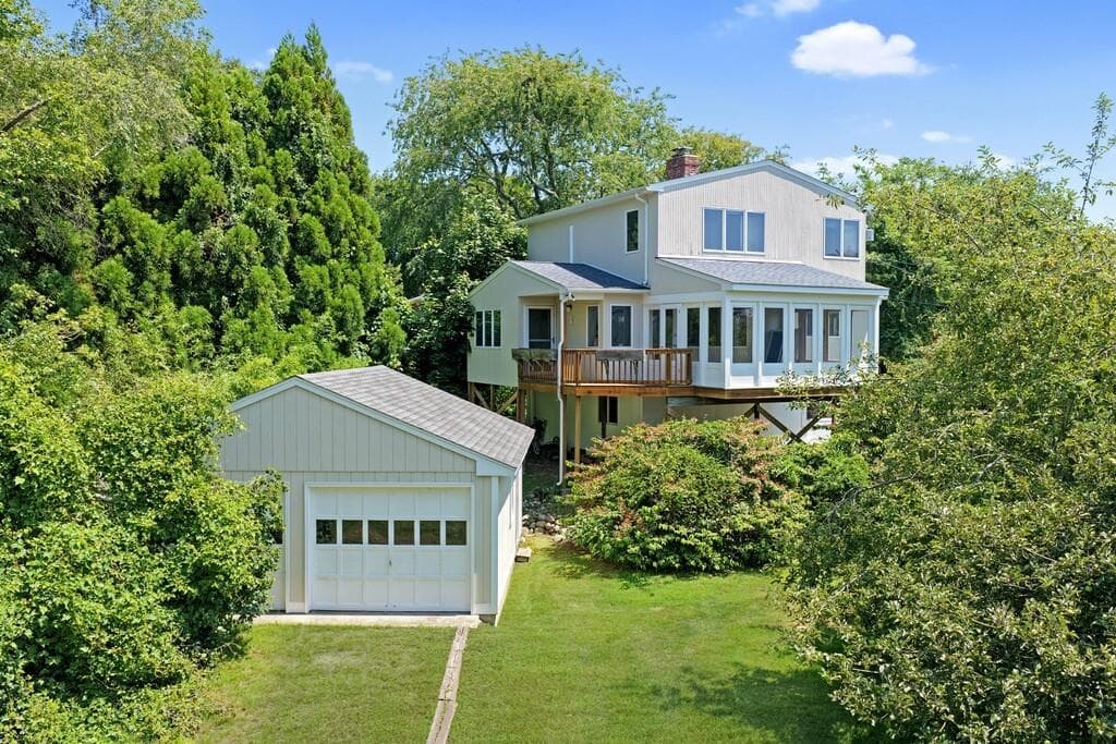 Single Family Residence at 59 Kingfisher Road, South Kingstown, photo 10 of 42