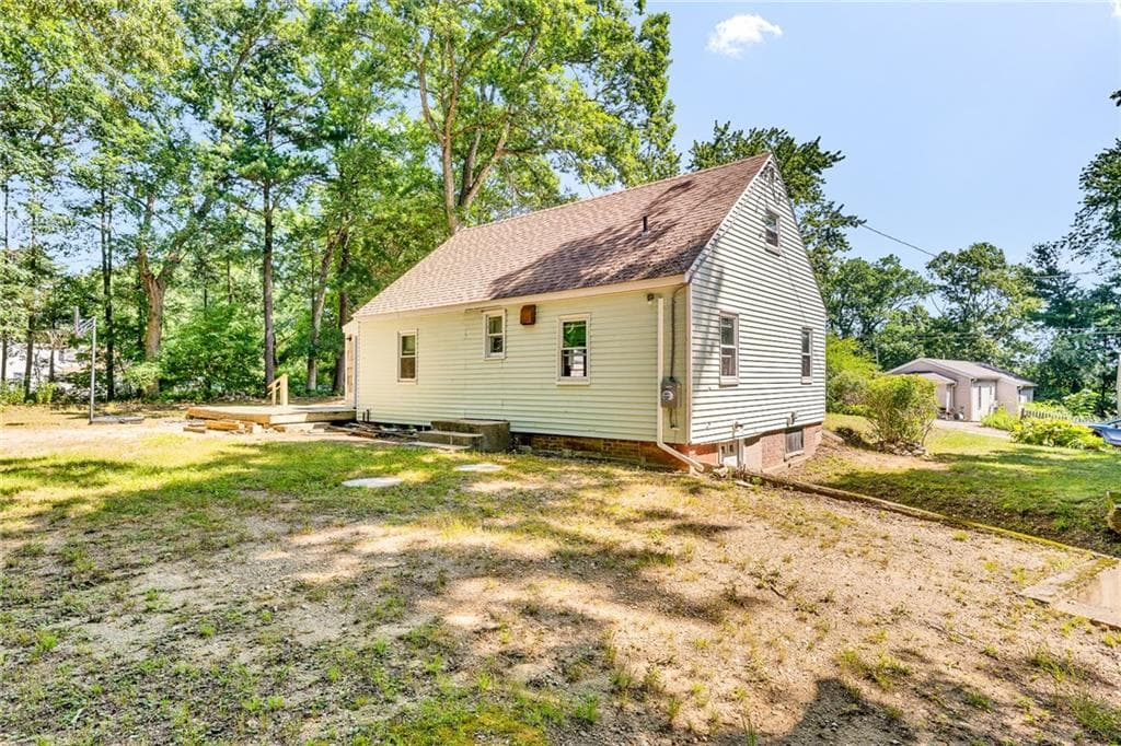 11 Sunset Avenue photo 3