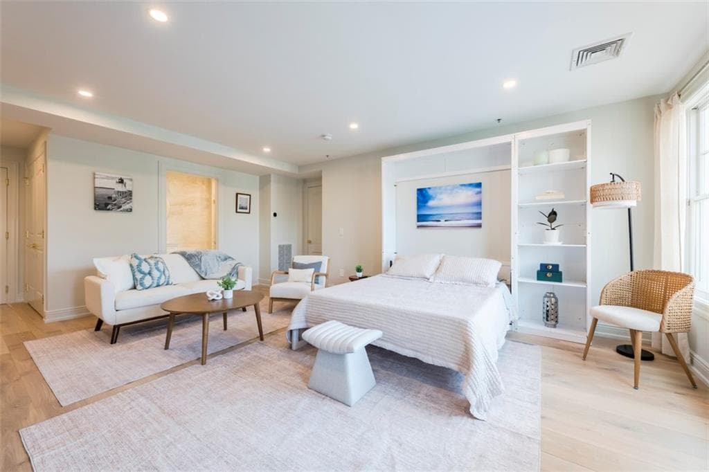 10 Brown & Howard Wharf UNIT 102