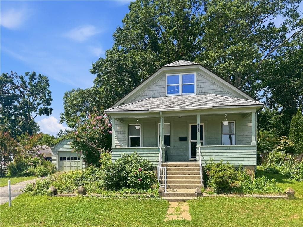 Single Family Residence at 131 Welfare Avenue, Warwick, photo 3 of 14