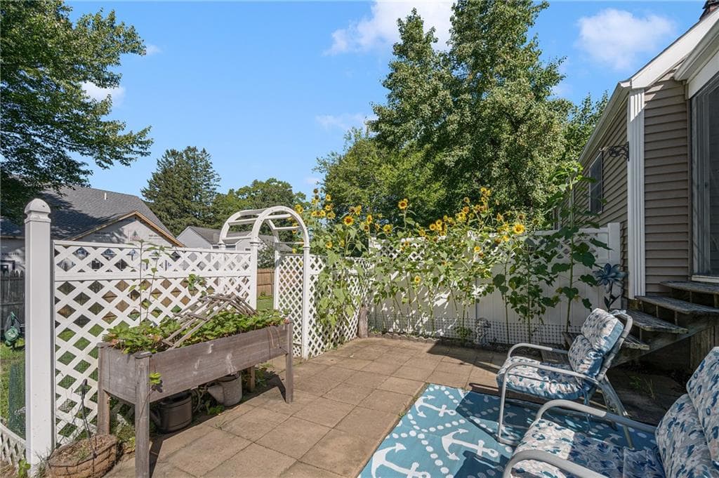 Single Family Residence at 52 TwinLeaf Trail, Narragansett, photo 22 of 27