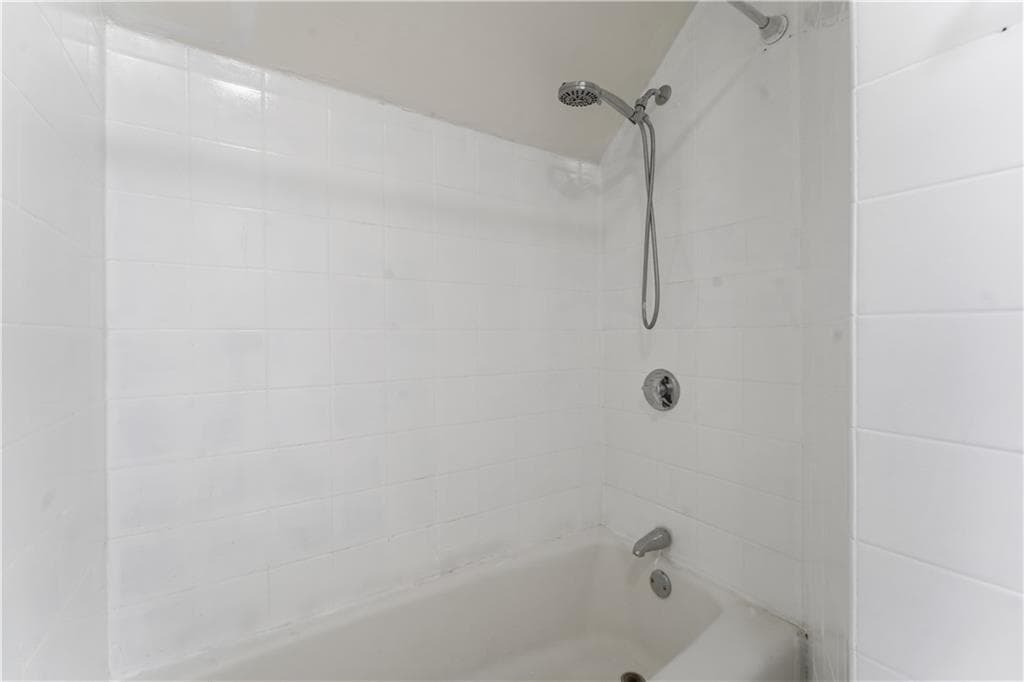 133 135 Ontario Street photo 9
