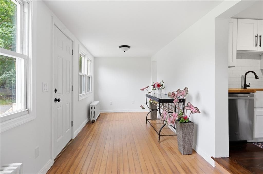 Single Family Residence at 51 Terrace Avenue, Warwick, photo 12 of 44