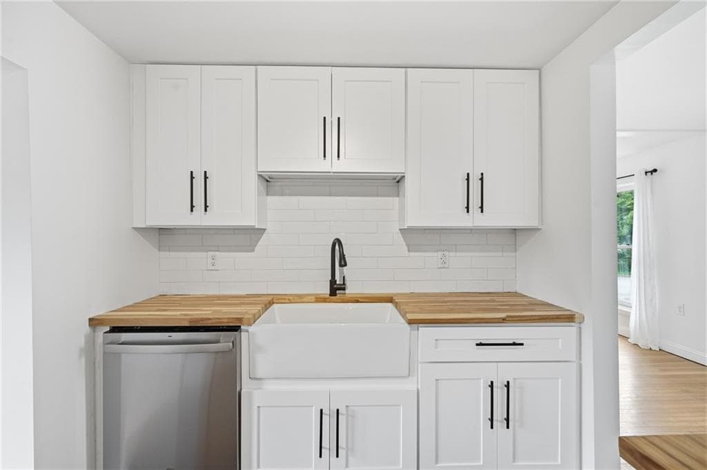 Single Family Residence at 51 Terrace Avenue, Warwick, photo 22 of 44