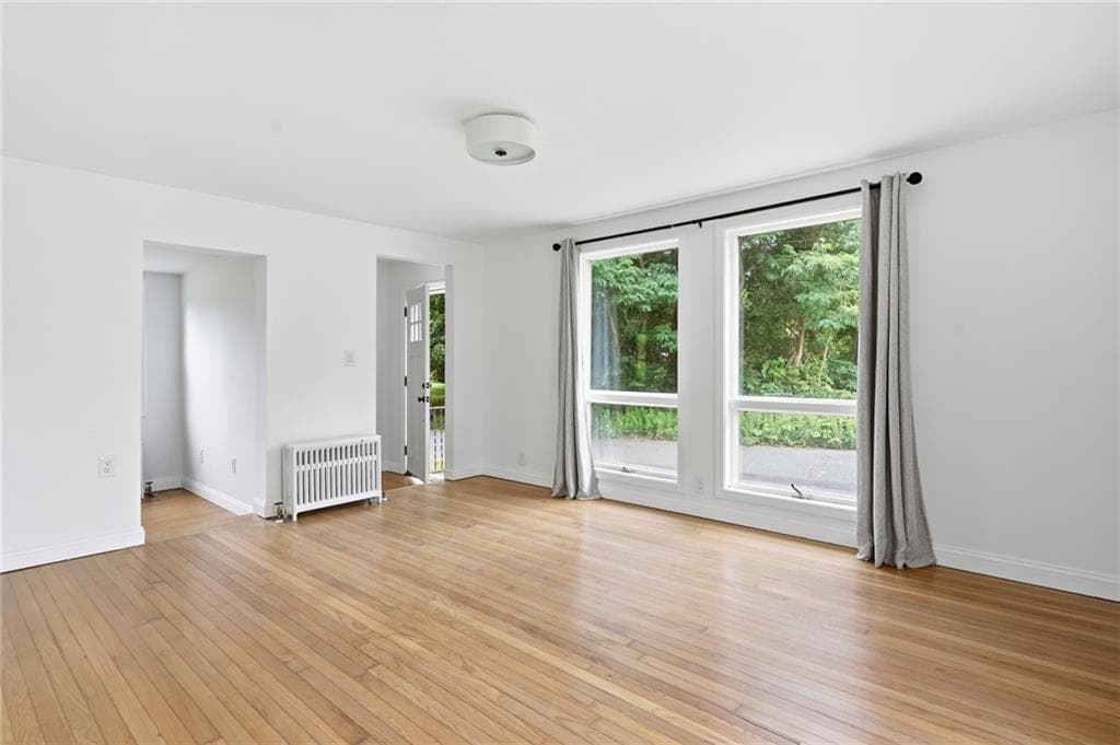 Single Family Residence at 51 Terrace Avenue, Warwick, photo 9 of 44