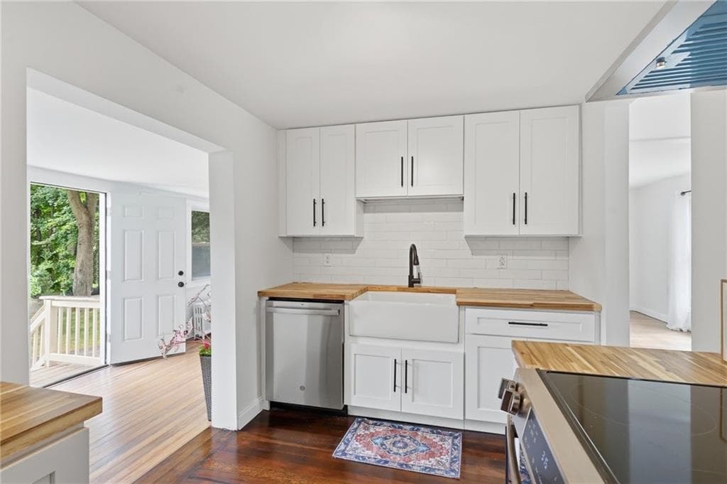 Single Family Residence at 51 Terrace Avenue, Warwick, photo 15 of 44