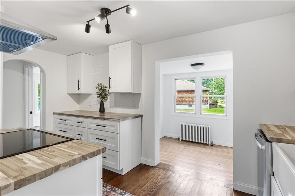Single Family Residence at 51 Terrace Avenue, Warwick, photo 21 of 44