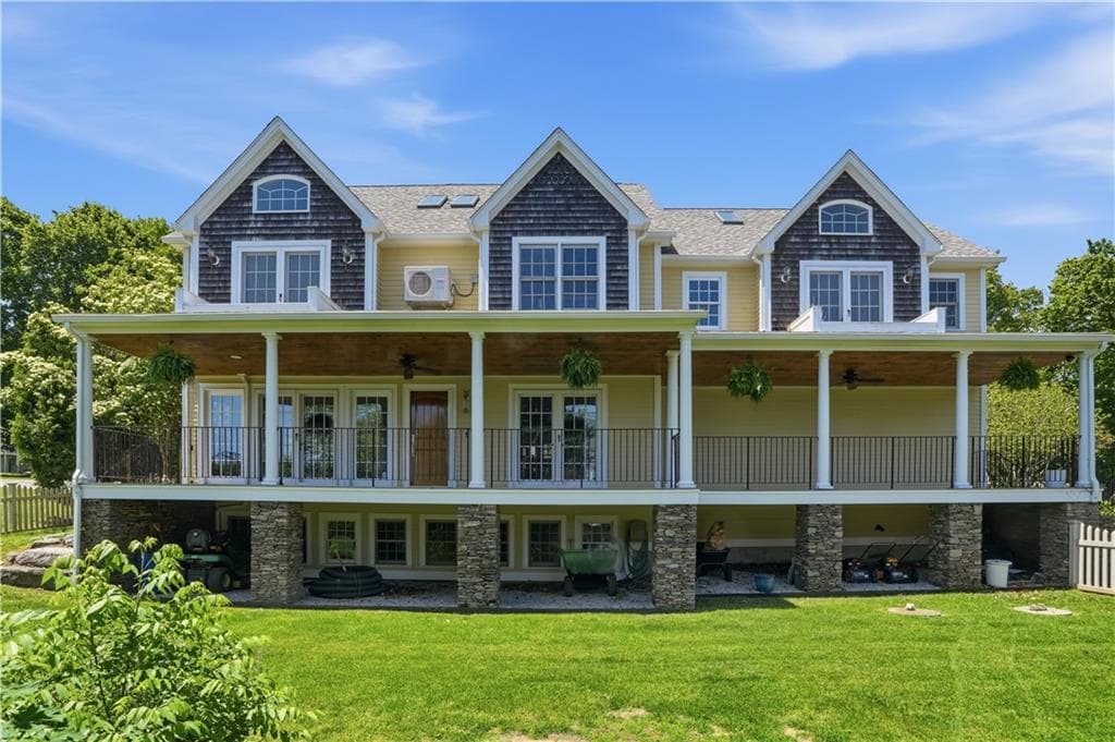 2269 East Main Road