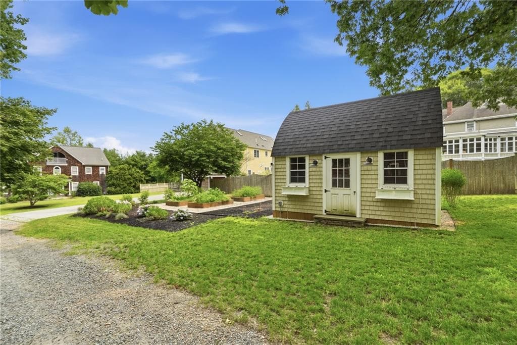 2269 East Main Road photo 48