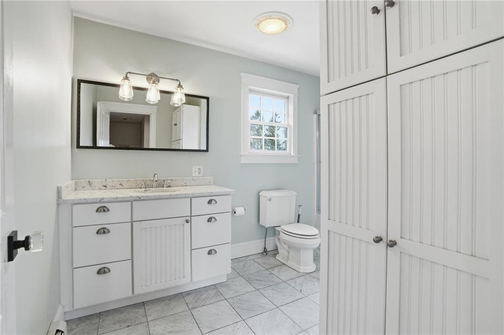 2269 East Main Road photo 40