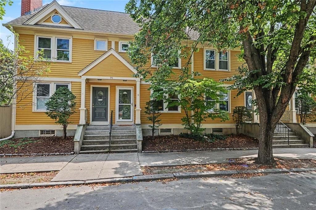70 Oak Street UNIT B photo 2