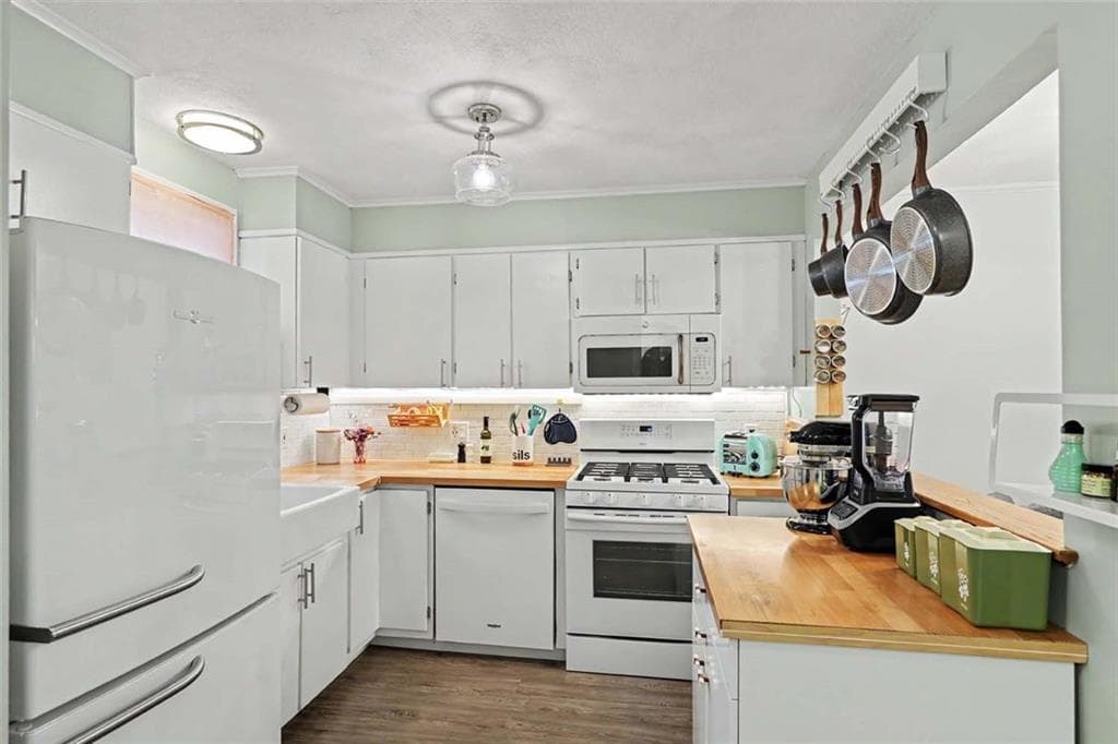 70 Oak Street UNIT B photo 12