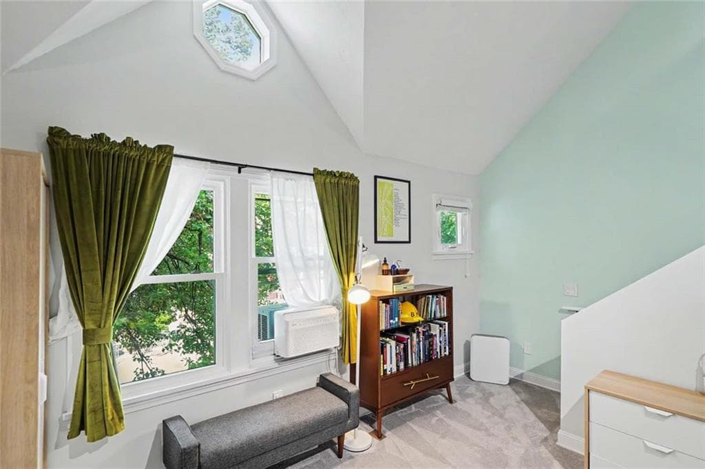 70 Oak Street UNIT B photo 24