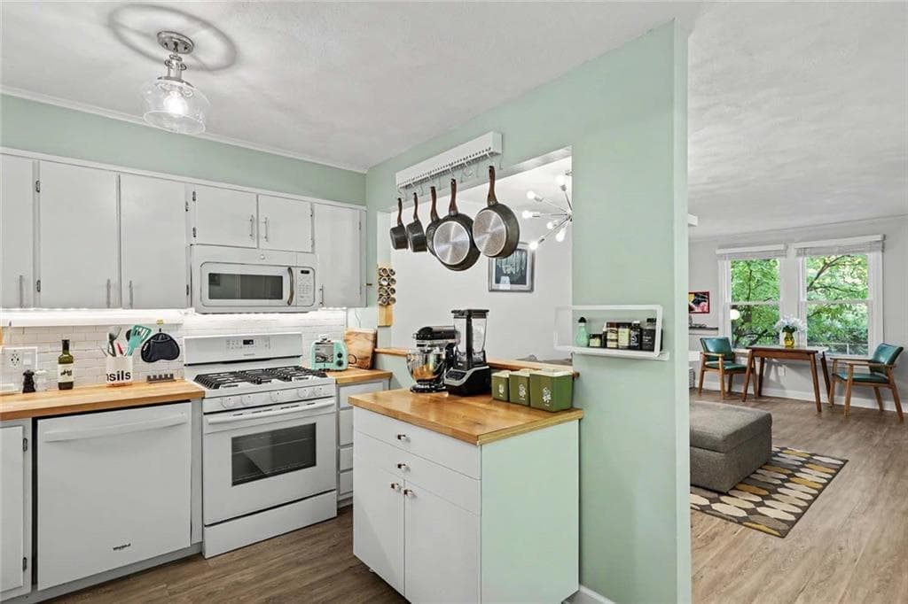 70 Oak Street UNIT B photo 14