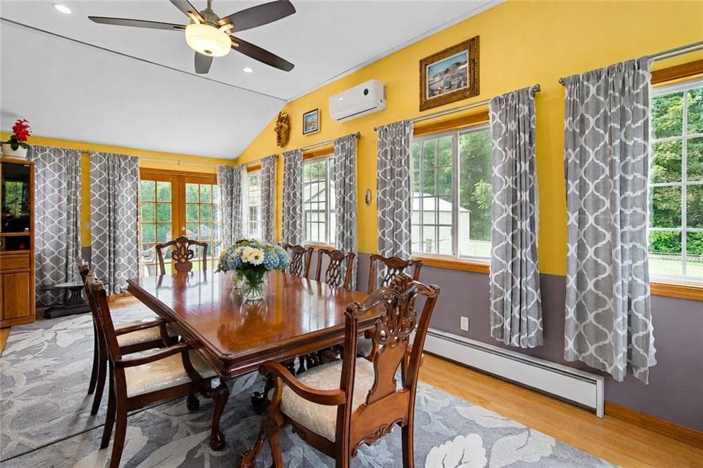 Single Family Residence at 204 Knollwood Drive, Woonsocket, photo 12 of 34