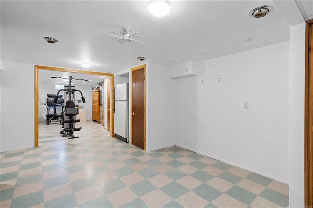 Single Family Residence at 204 Knollwood Drive, Woonsocket, photo 22 of 34