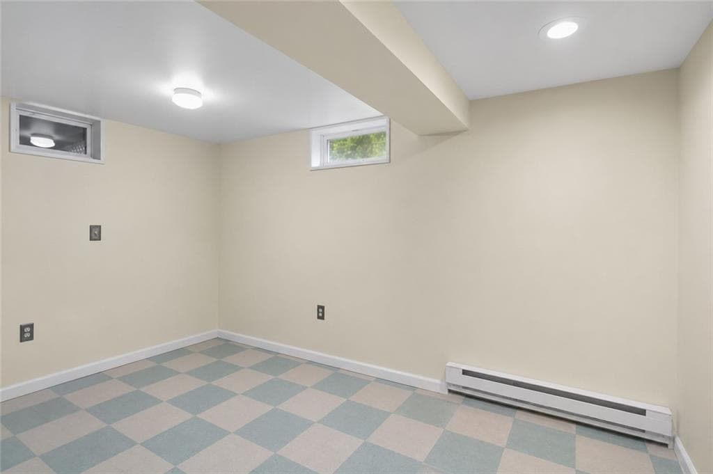 Single Family Residence at 204 Knollwood Drive, Woonsocket, photo 24 of 34