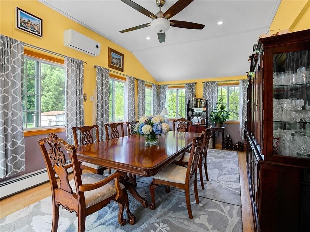 Single Family Residence at 204 Knollwood Drive, Woonsocket, photo 11 of 34