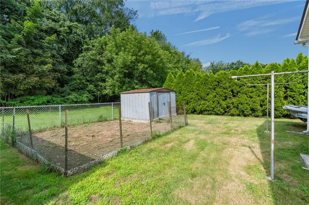 Single Family Residence at 204 Knollwood Drive, Woonsocket, photo 31 of 34