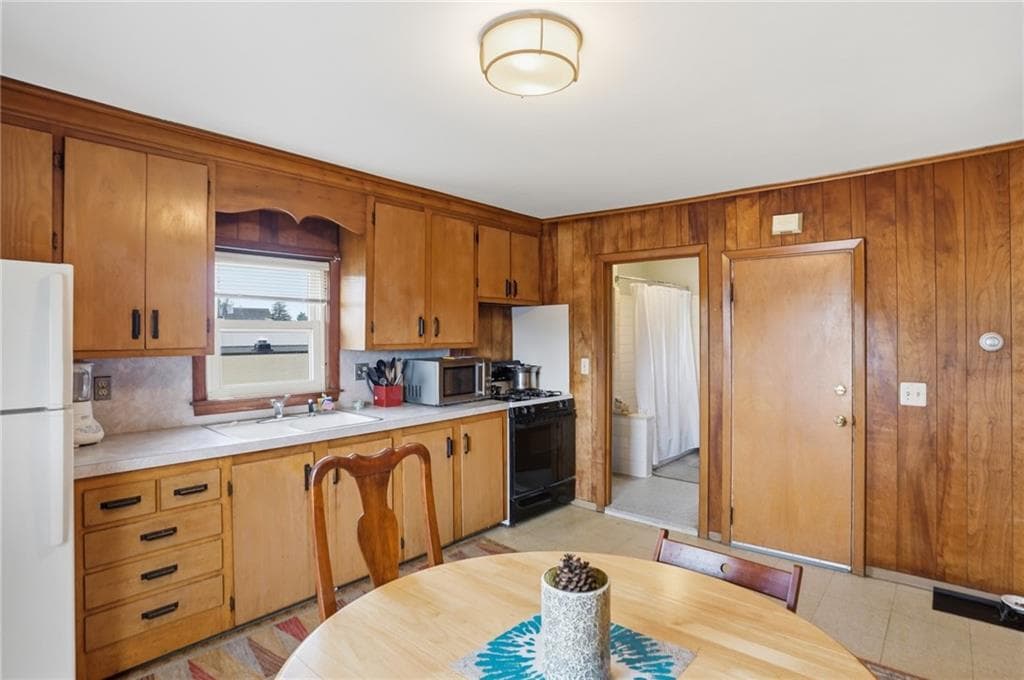 104 Fairview Avenue photo 16