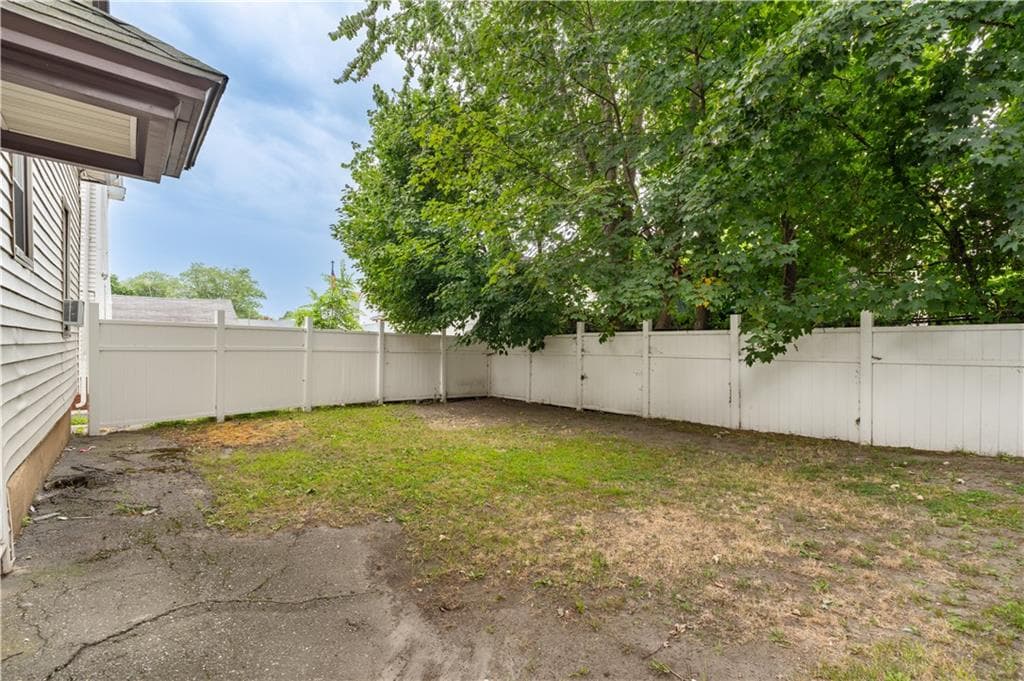 94 Clym Street photo 2