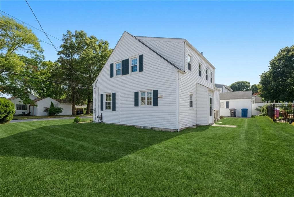 Single Family Residence at 43 Ferrier Drive, Warwick, photo 27 of 28