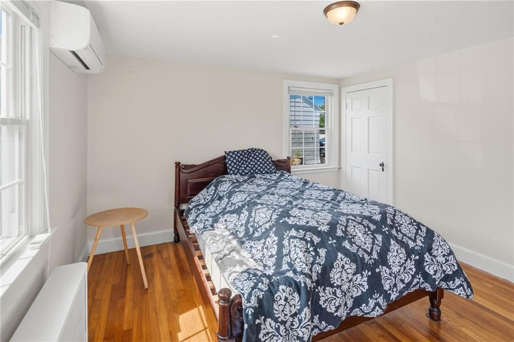 Single Family Residence at 43 Ferrier Drive, Warwick, photo 16 of 28