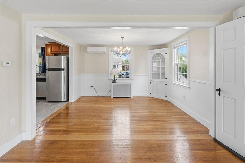 Single Family Residence at 43 Ferrier Drive, Warwick, photo 11 of 28