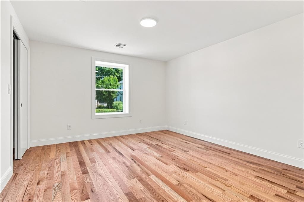 38 Winsor Street photo 2