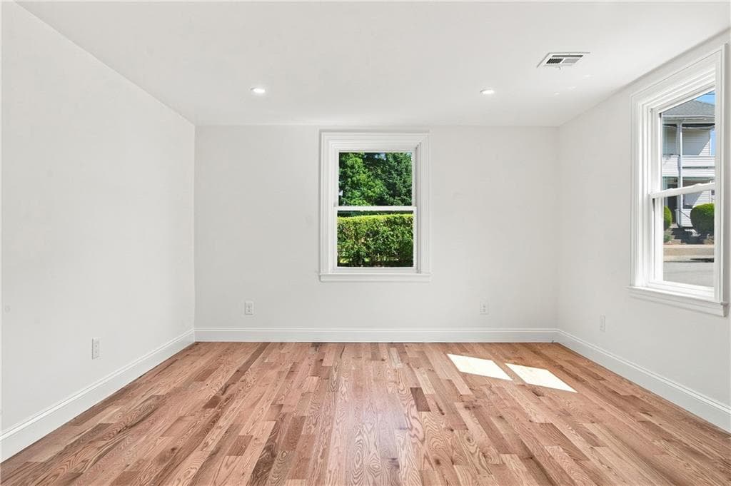 38 Winsor Street photo 12