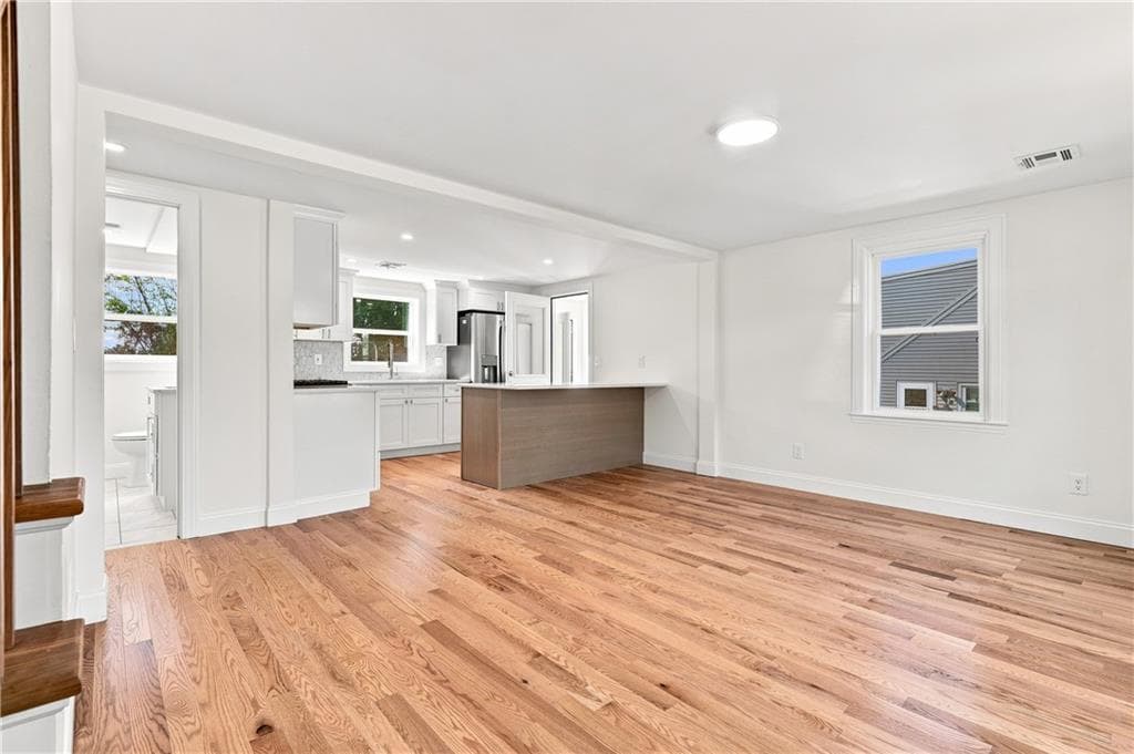 38 Winsor Street photo 20