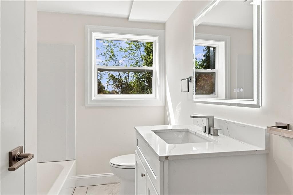 38 Winsor Street photo 18