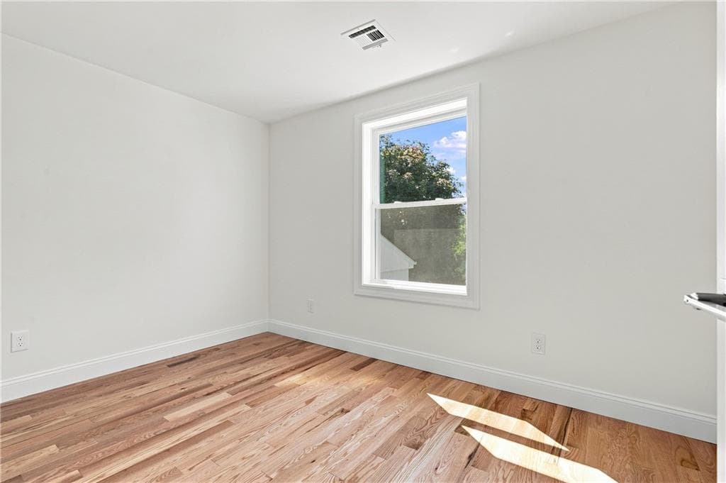 38 Winsor Street photo 4